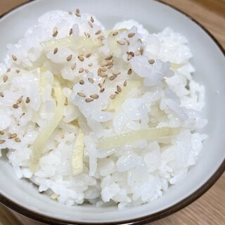 お鍋で炊く生姜の炊き込みご飯